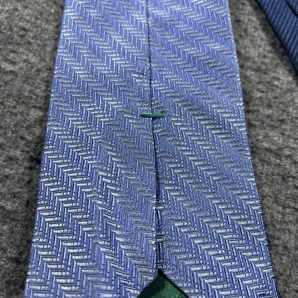 Tommy Hilfiger Tie 100% Silk USA Blue Herringbone VTG TOMMY Logo‎